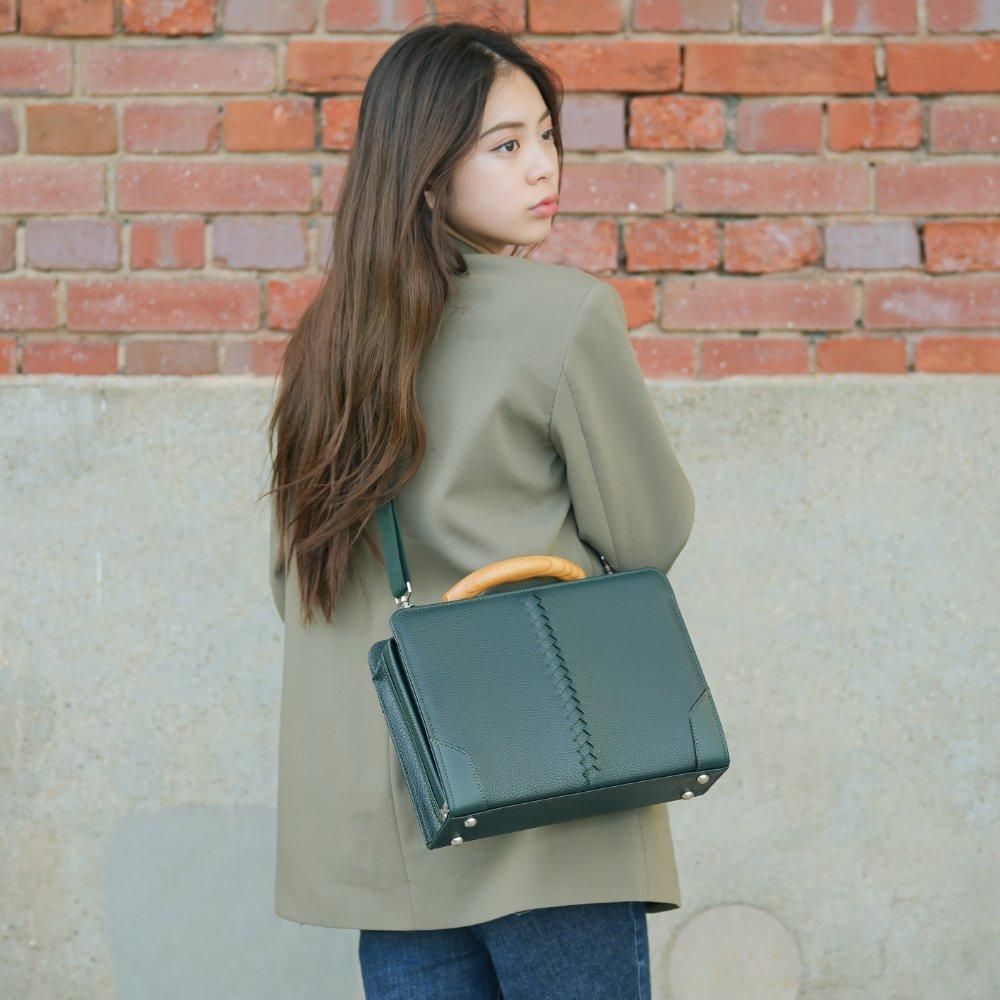 YOUTA ELK 3Direction ダレスショルダーバッグ【豊岡鞄】